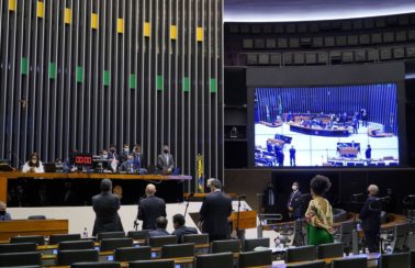 Congresso promulga emenda para pagamento de auxílio emergencial