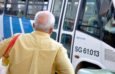 Justiça restabelece gratuidade de idosos acima de 65 anos em transportes coletivos de Natal