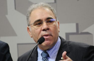 Novo ministro da Saúde aposta em distanciamento social para reduzir mortes