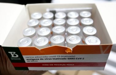 Pernambuco recebe mais 198.600 doses da vacina CoronaVac
