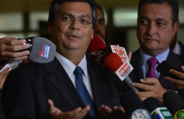 Esquerda precisa unir-se ao centro para derrotar Bolsonaro, avalia Flávio Dino