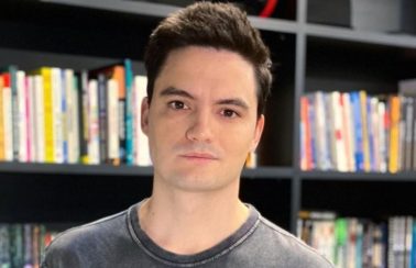 Liminar suspende investigação contra Felipe Neto por acusações contra Bolsonaro