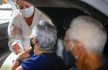 Incidência de internações por Covid em idosos a partir de 75 anos é 53,3% menor para vacinados no Ceará