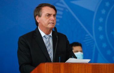 Bolsonaro aciona STF para derrubar decretos que impõem lockdown