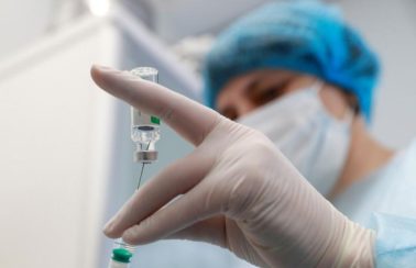 Vacina da AstraZeneca apresenta 79% de eficácia em casos sintomáticos da Covid