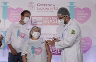 Ceará é o 2º estado com maior percentual de aplicação de vacinas recebidas contra a Covid-19