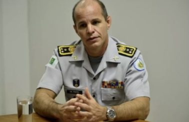 Comandante da Polícia Militar do DF é exonerado por furar fila da vacina