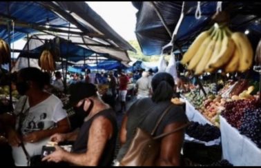 Sexta-feira da Paixão tem movimento considerado positivo por comerciantes nas feiras e mercados públicos do Recife