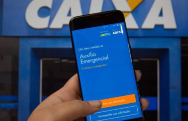 Governo negocia aumentar lista de beneficiários do auxílio emergencial, diz Guimarães