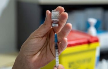 No ritmo atual, mundo levaria 3 anos para imunização em massa contra Covid