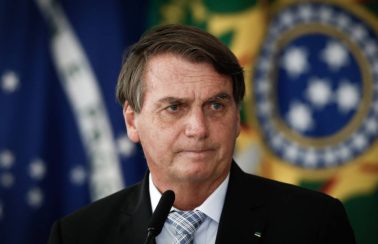 ‘Não vai ter lockdown’, diz Bolsonaro após Brasil registrar 4,2 mil mortes em um dia