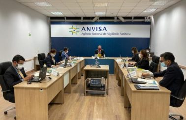 Governadores temem perder o quantitativo de vacinas caso Anvisa demore a autorizar Sputnik V