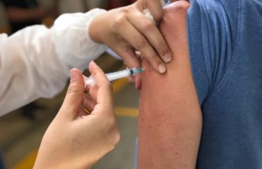 Aplicação da segunda dose da coronavac é suspensa em Natal por falta de vacinas