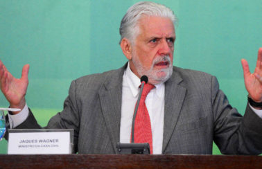‘Considero o momento inadequado’, diz senador Jaques Wagner sobre CPI da Covid-19