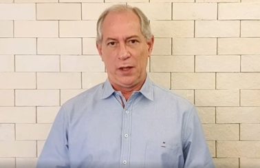 PDT entra com pedido de impeachment contra Bolsonaro, assinado por Ciro Gomes