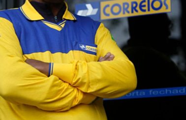 Bolsonaro decreta inclusão de Correios no plano de privatizações