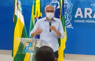 Edvaldo Nogueira anuncia auxílio emergencial municipal e suspensão de impostos e alvarás em Aracaju