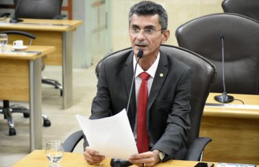 Deputados do RN pedem inclusão de garis, agentes socioeducativos e policiais penais no grupo prioritário da vacina