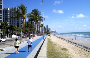 Pernambuco libera comércio de praia de segunda a sexta e autoriza novo horário para comércio e serviços no fim de semana