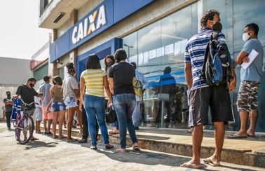 Auxílio Emergencial: Com benefício reduzido em 2021, Brasil terá 61 milhões na pobreza