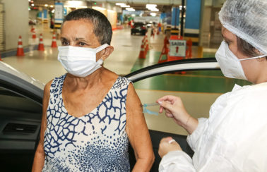 Fortaleza terá 63 pontos de vacinação contra Covid-19 em funcionamento neste sábado (24/04)