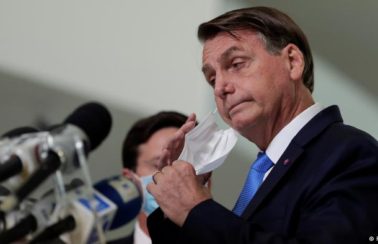 Bolsonaro chama jornalista de ‘idiota’ durante visita à Bahia