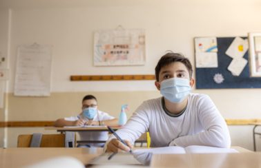 Juiz dá prazo de 48 horas para que governo autorize volta às aulas presenciais em escolas públicas e privadas do RN