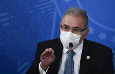Ministro da Saúde admite ‘dificuldade’ no fornecimento de vacinas para 2ª dose da CoronaVac