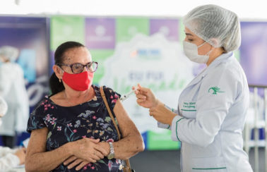 Após redução no envio de vacinas pelo Ministério da Saúde, Alagoas decide ampliar prazo de aplicação da 2ª dose