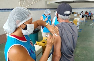 João Pessoa segue vacinação com foco na 2ª dose, e prefeito garante que há estoque