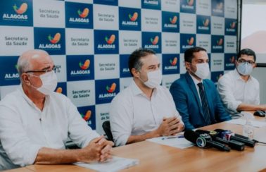 Alagoas flexibiliza a fase vermelha e autoriza restaurantes, bares e praias aos fins de semana