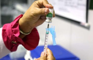 Fortaleza vacinou mais de 90% dos idosos contra Covid e deve avançar para terceira fase nesta semana