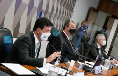 Bolsonaro deu ‘informação dúbia’ sobre pandemia, diz Mandetta