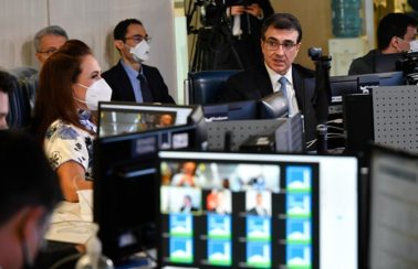 Fala de Bolsonaro sobre China causa polêmica em reunião da Comissão de Relações Exteriores com chanceler da França