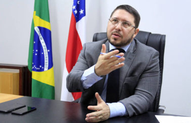 Vice do Amazonas diz que imunidade de rebanho apoiada por Bolsonaro levou Manaus a colapso
