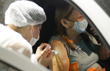 Estudo preliminar aponta alta proteção da vacina contra internação e óbitos por Covid-19 na população idosa no Ceará