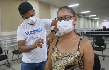 Prefeito de Aracaju anuncia avanço na aplicação da vacina de pessoas com comorbidades