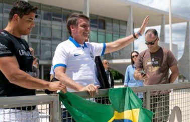 ‘Se pensasse mais 5 minutos não teria feito’, diz Barra Torres sobre aparição ao lado de Bolsonaro em manifestação