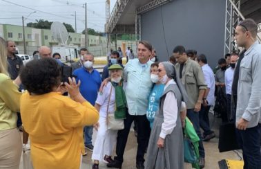 Em Alagoas, Bolsonaro diz que o que acontece na CPI ‘é um crime’, com ‘vagabundo inquirindo pessoas de bem’