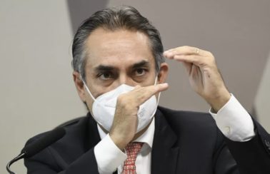 Brasil ignorou 5 ofertas de vacina em 2020, diz Pfizer