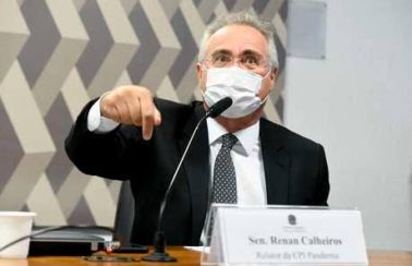 ‘Pare com baixaria’, diz Renan Calheiros em resposta a Bolsonaro