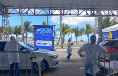 Maceió vacina motoristas e cobradores de ônibus, caminhoneiros e mais grupos a partir desta segunda (17)