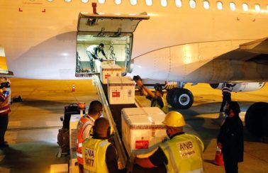 Pernambuco recebe mais de 255 mil doses de vacina da Astrazeneca/Fiocruz