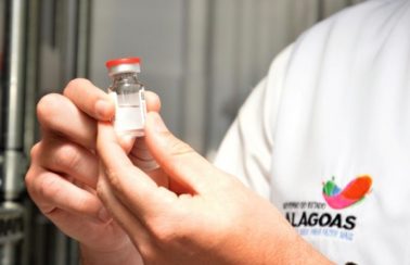 Com novas doses, Alagoas iniciará imunização por idade simples a partir de 58 anos