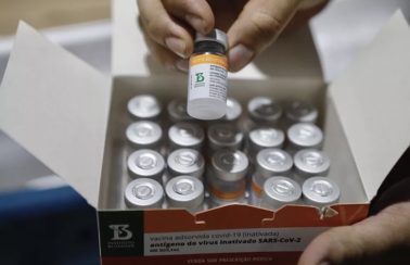 Com 70% dos municípios sem doses de CoronaVac suficientes, PE tem déficit de ao menos 58 mil vacinas para completar imunização