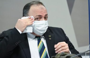 “Missão cumprida”, atribui Pazuello sobre saída do Ministério da Saúde