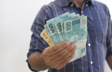 Economia: brasileiros já pagaram mais de R$ 1 trilhão em impostos este ano