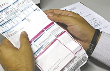 Consumidor pode ter 40% de desconto no pagamento de conta de luz atrasada há mais de 180 dias no Ceará