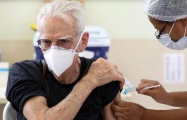 Só 39% dos idosos tomaram 2ª dose; cientistas temem 3ª onda