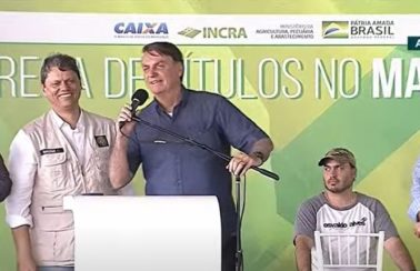 No Maranhão, Bolsonaro aglomera com apoiadores e chama governador Flávio Dino de ‘gordinho ditador’; veja vídeo